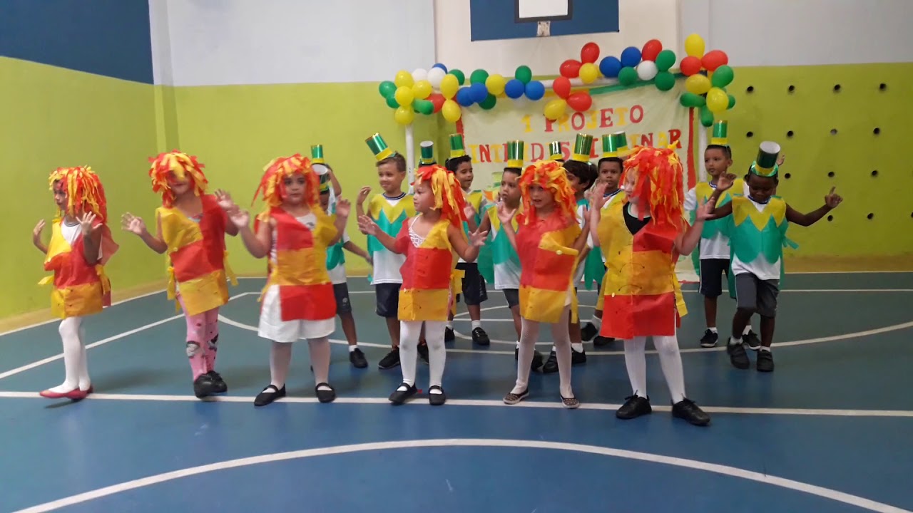 Apresentação na escola em homenagem a Monteiro Lobato!