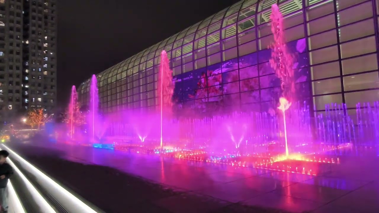 Shatin New town plaza Sky Garden fountain - Laputa - Castle in the sky