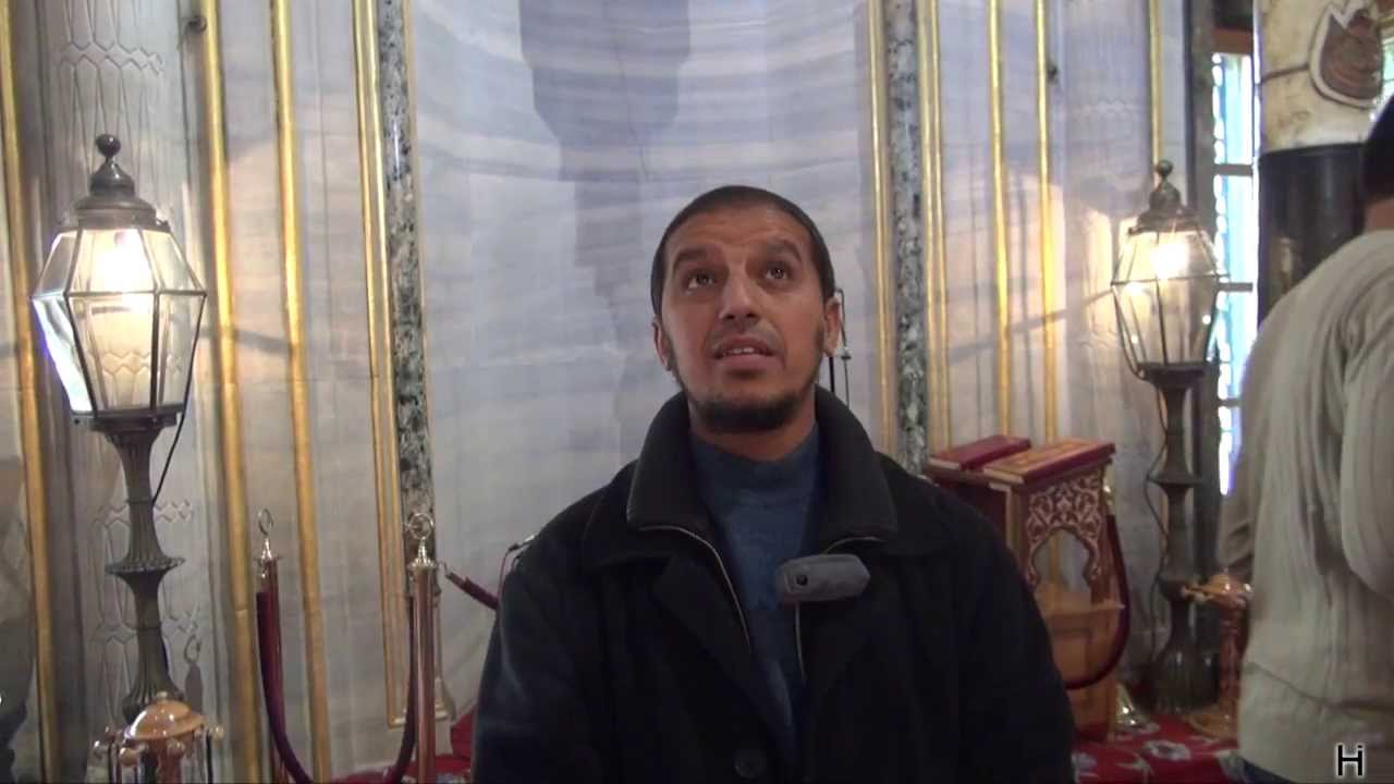 A l'int&eacute;rieur de la mosqu&eacute;e bleue - Hassan Iquioussen
