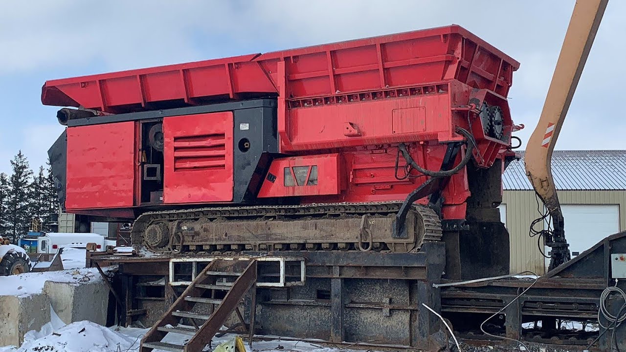 Hammel VB 950 DK Mobile Shredder Eating White Goods and Other Scrap Metal