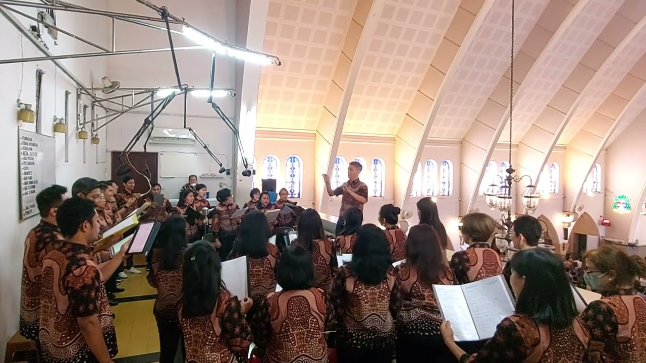 Saint Helena Choir - Awalilah Kurbanmu PS 320