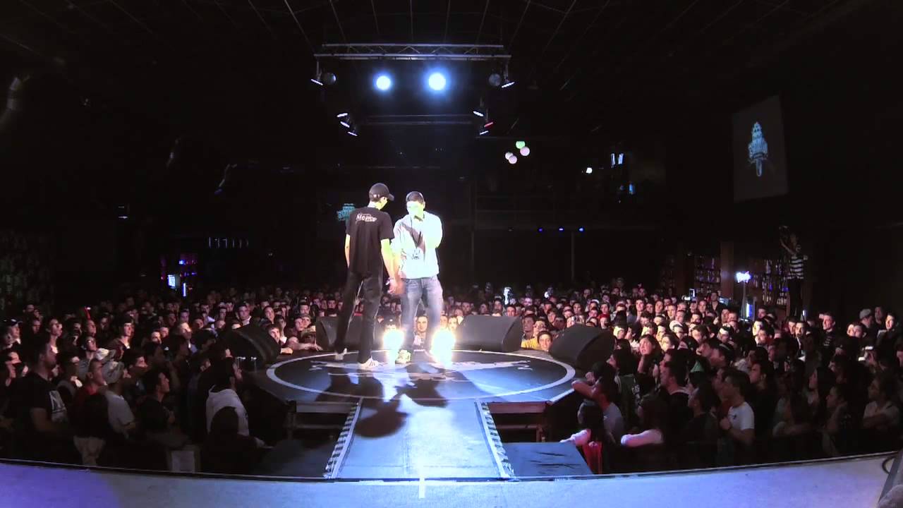Mister vs Chelius - Octavos Alicante - RedBull Batalla de los Gallos 2013 (Oficial)