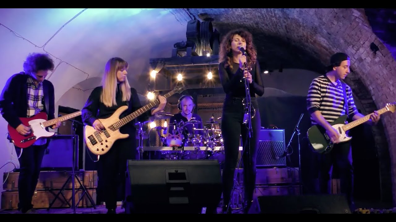 Strangers In My House / Luneta Nocą / Kultura w Sieci