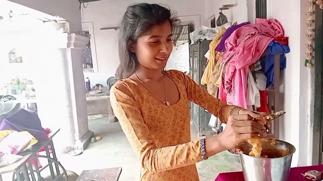 purana Ghar Mera bikhra huaa rahta hai
