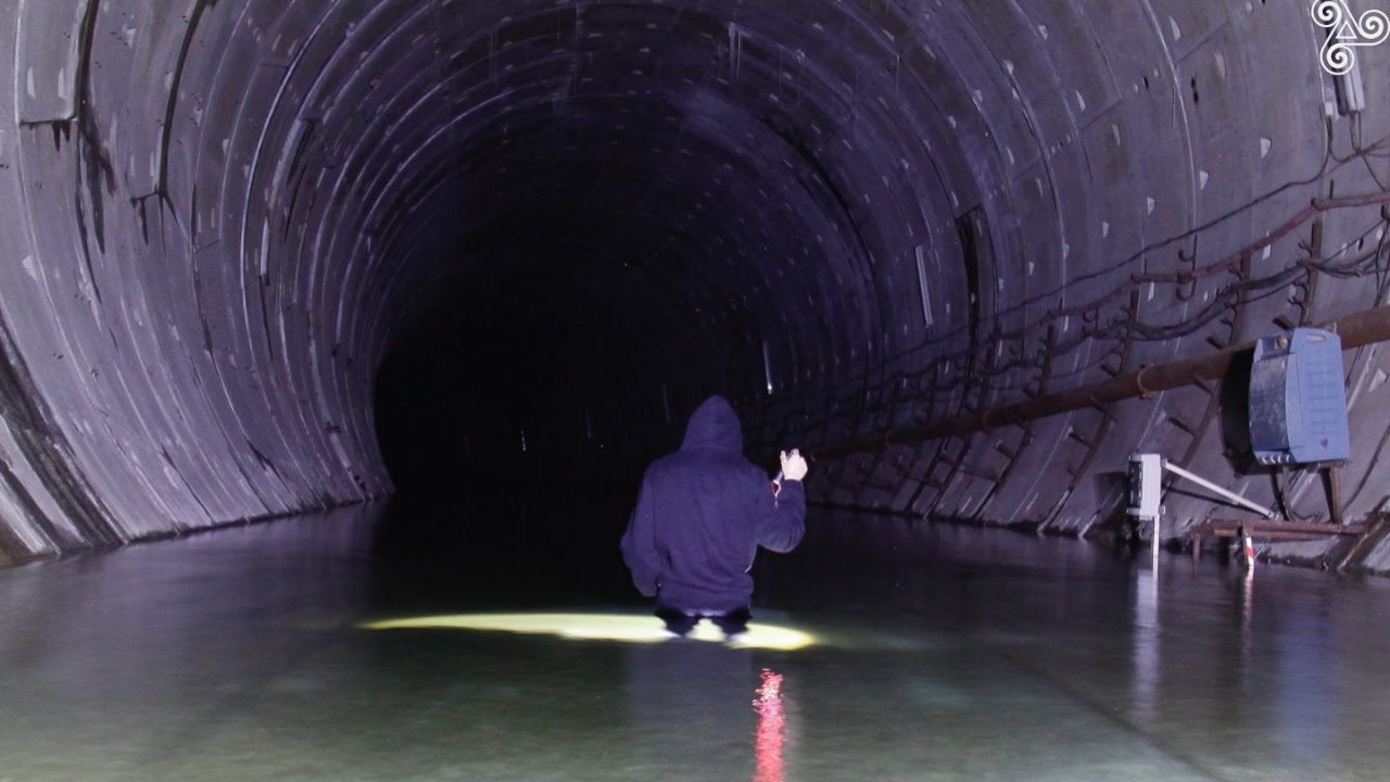 El vergonzoso estado de abandono del túnel del metrotrén de Gijón | Conocer Asturias