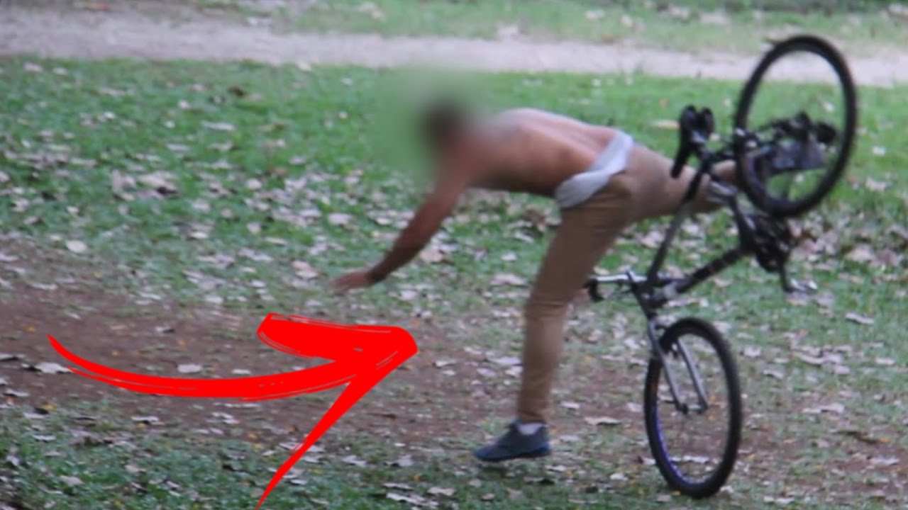DANDO CHOQUE EM LADRÃO DE BICICLETA - PEGADINHA