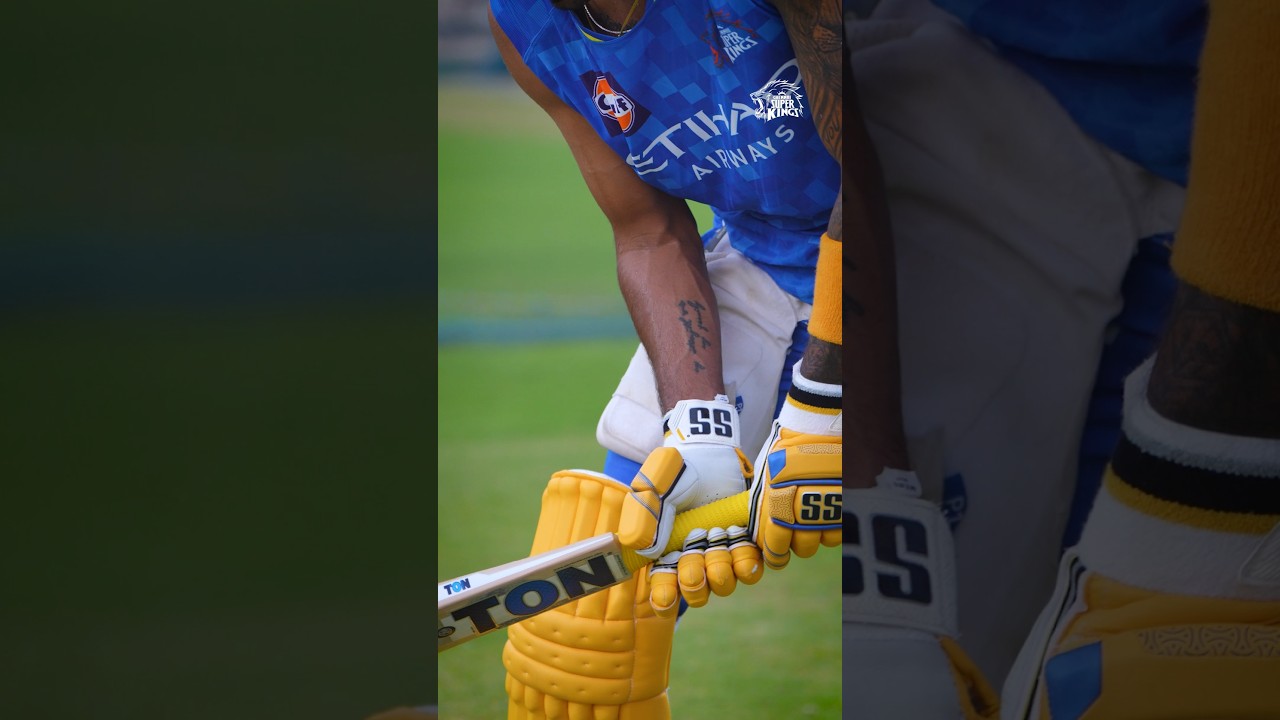 𝙃𝙖𝙣𝙙ling with care and Yellove! 💪🏻💛#WhistlePodu #Yellove🦁💛