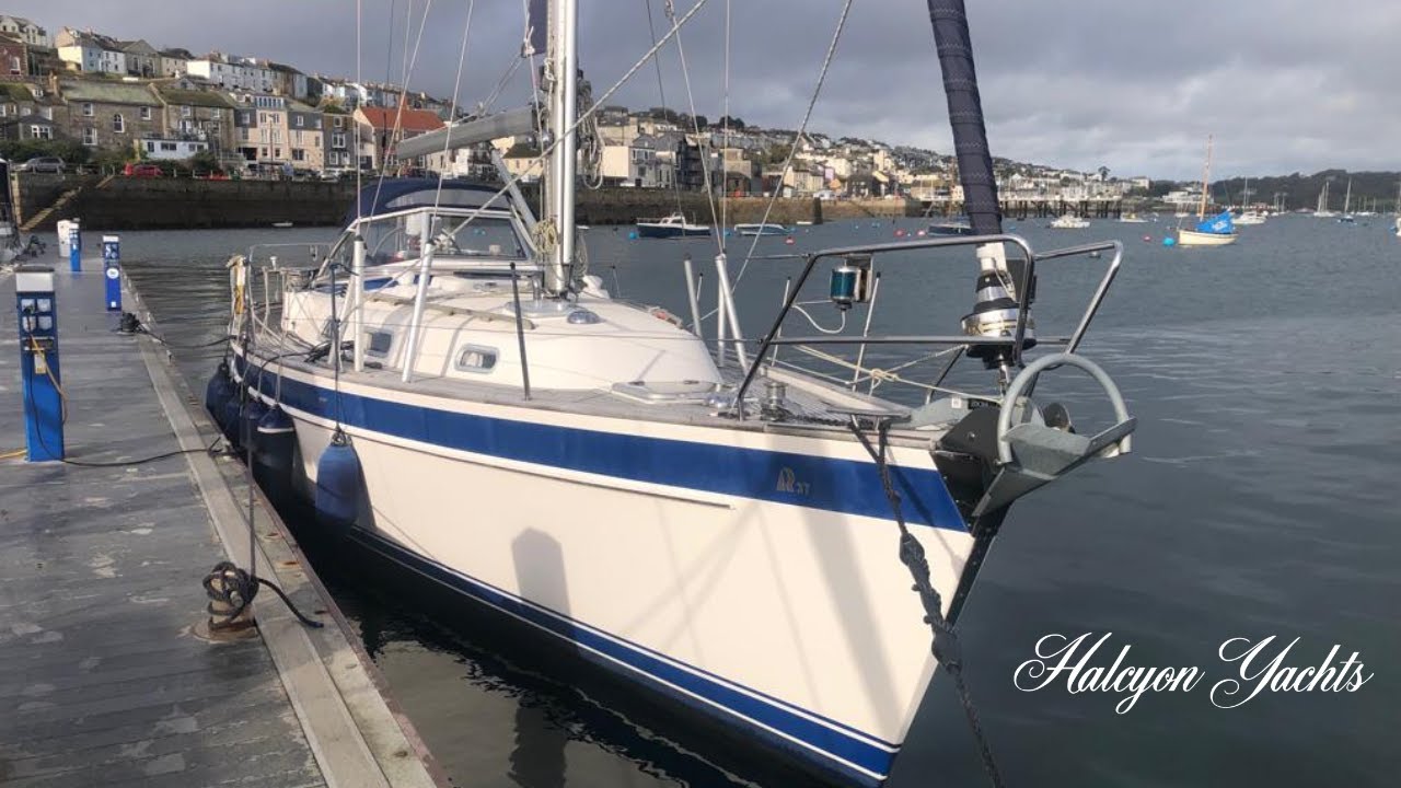 Hallberg Rassy 37 - Yacht Review