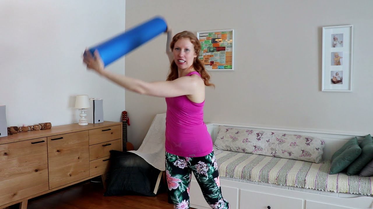 5 tehokasta liikettä pilatesrullalla.