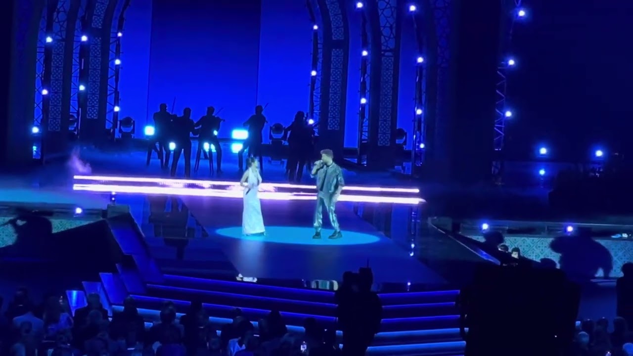 LATÍN GRAMMYS 2023 MARIA BECERRA ft PABLO ALBORÁN “Amigos” SEVILLA ESPAÑA 16 11 2023