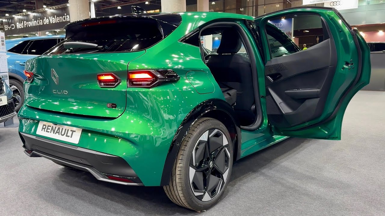 New RENAULT CLIO 2026 - PRACTICALITY test, new GEAR SELECTOR & TRUNK SPACE (Techno Full Hybrid)