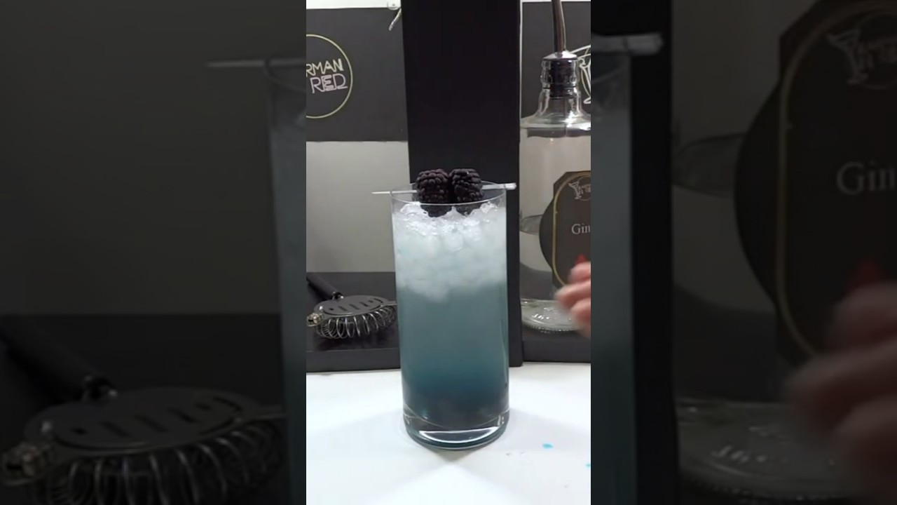 GIN BOOM COCKTAIL #short 😎 Barman in Red
