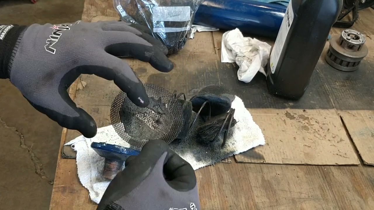 Clogged filter drier, what's inside - Trane Intellipak