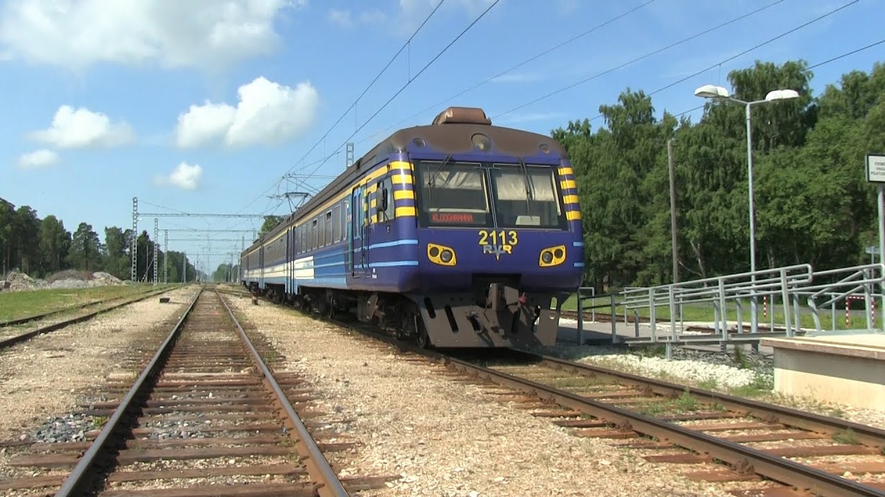 Электропоезд ЭР2-802/821 нa ст. Клоога / ER2-802/821 at Klooga station