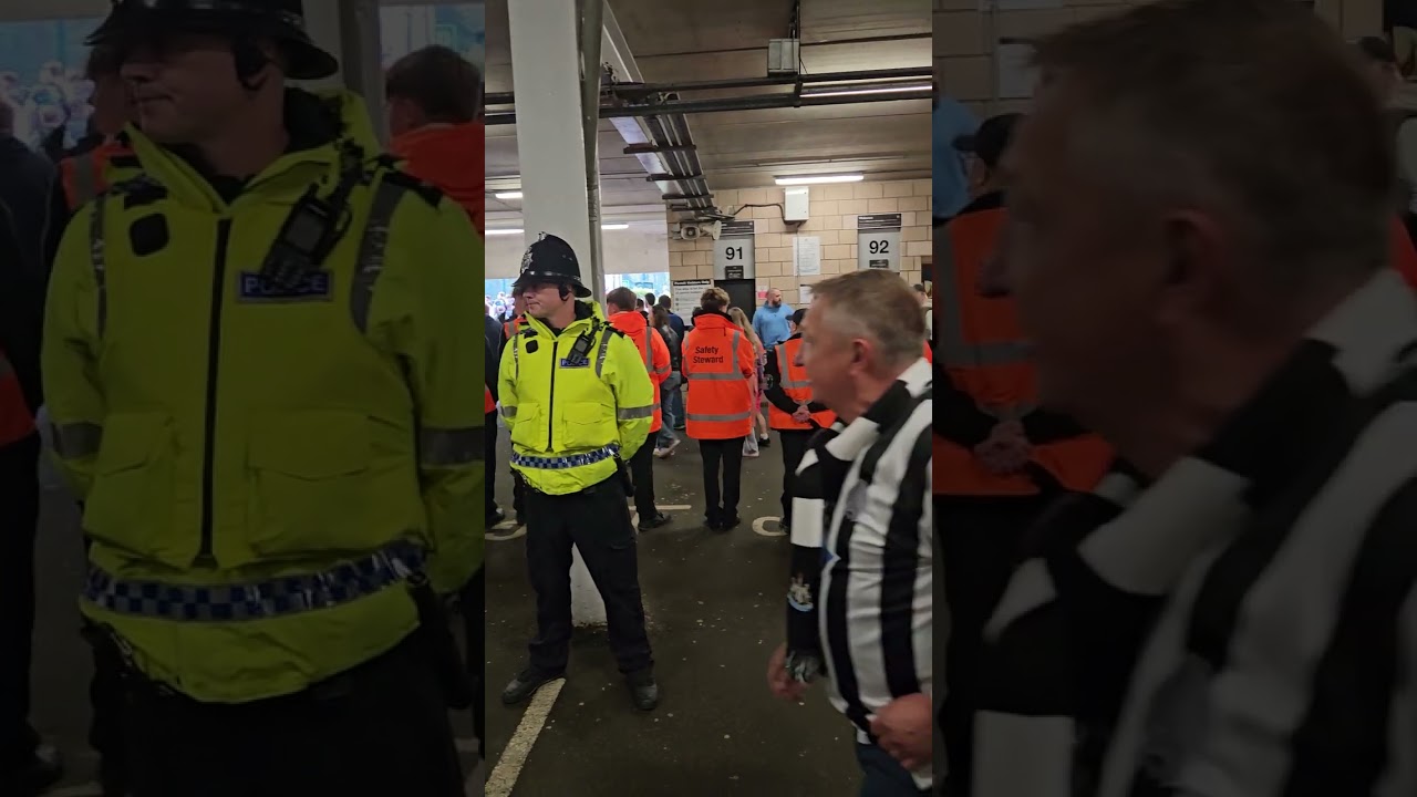 Newcastle United and Ipswich Fans Come Together in Song to Pay Homage to Sir Bobby Robson ⚽️🖤🤍