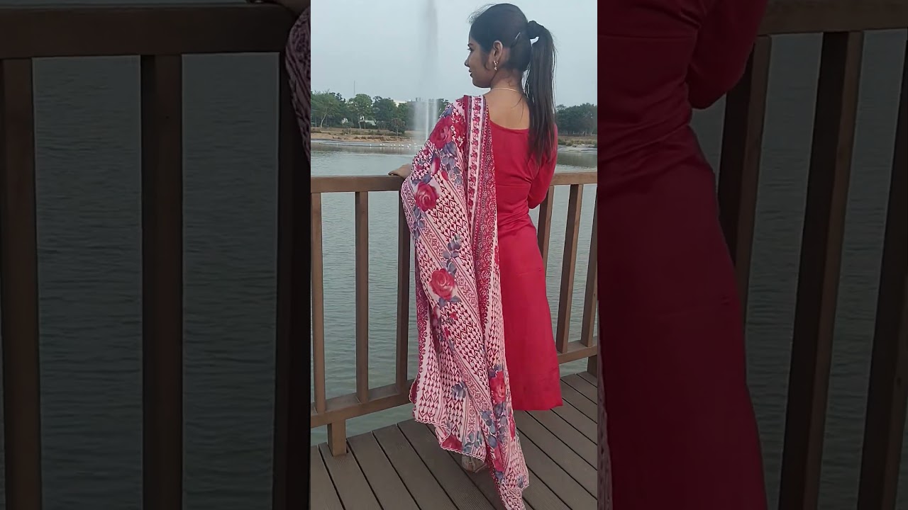 Bold in red, short in style &mdash; tradition meets trend!