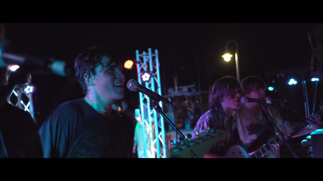 Twist and Shout (Cover by The Runarounds)