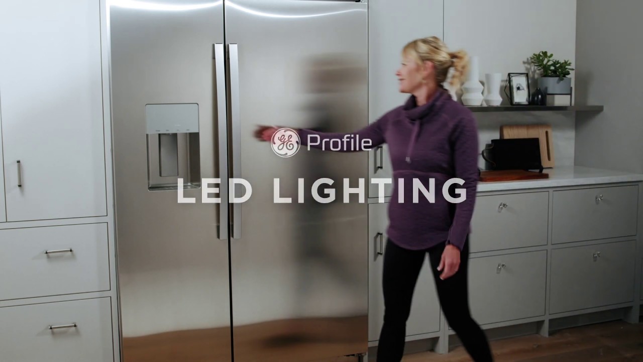 Встраиваемый двухкамерный холодильник GE Profile с LED-подсветкой