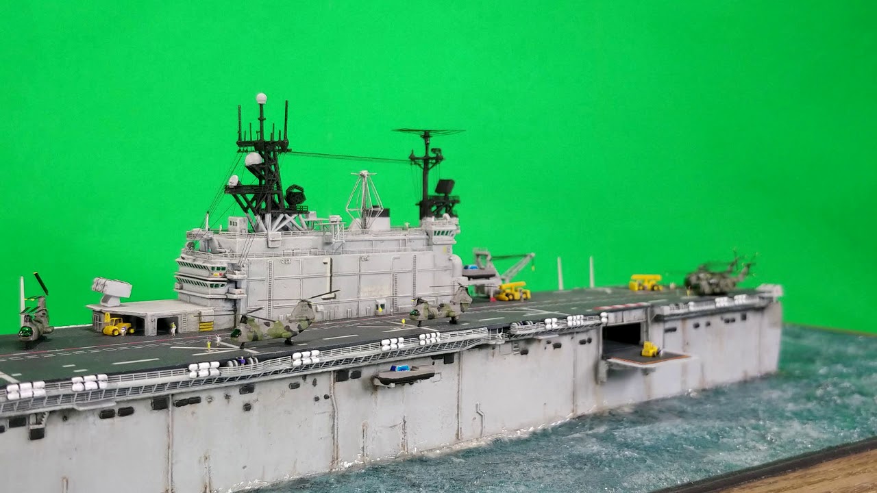 USS Tarawa (LHA-1) 1/700th.