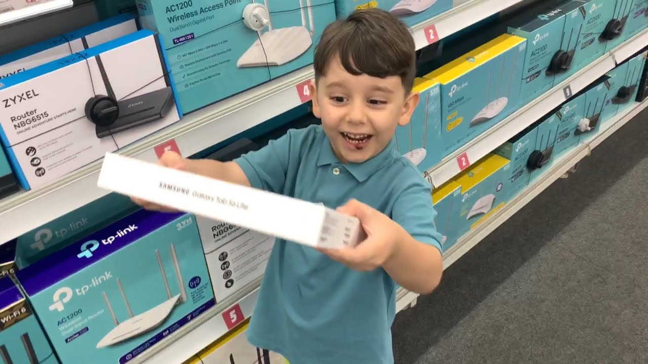 Yusuf bayram har&ccedil;lıklarıyla kendine tablet aldı💰😍Samsung galaxy tabletin kurulumunu yaptık🤩👻