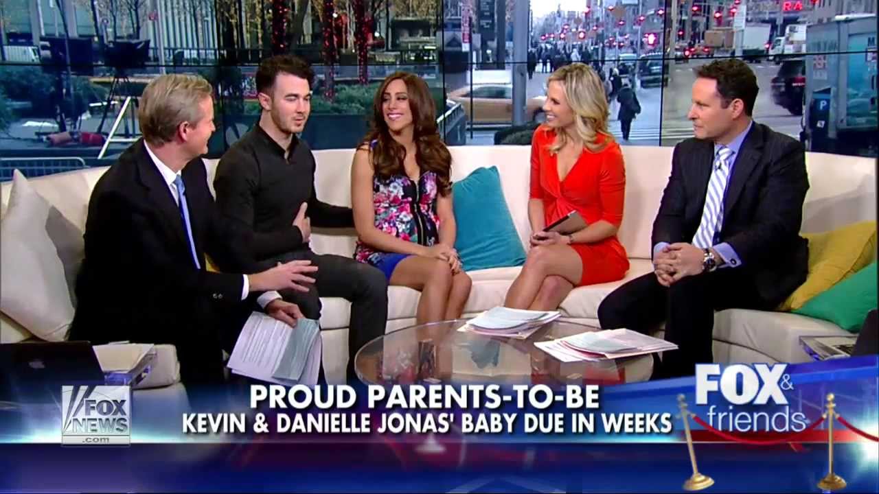Elisabeth Hasselbeck and Danielle Jonas 1-8-14