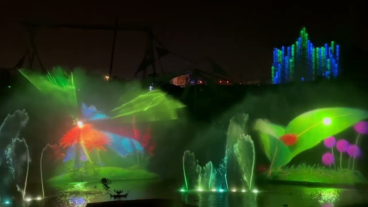 Futuroscope - Spectacle de sons et de lumi&egrave;re, feu d'artifice - novembre 2024