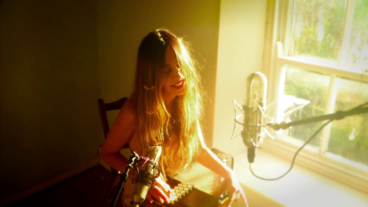 liar, flower 'broken light'
