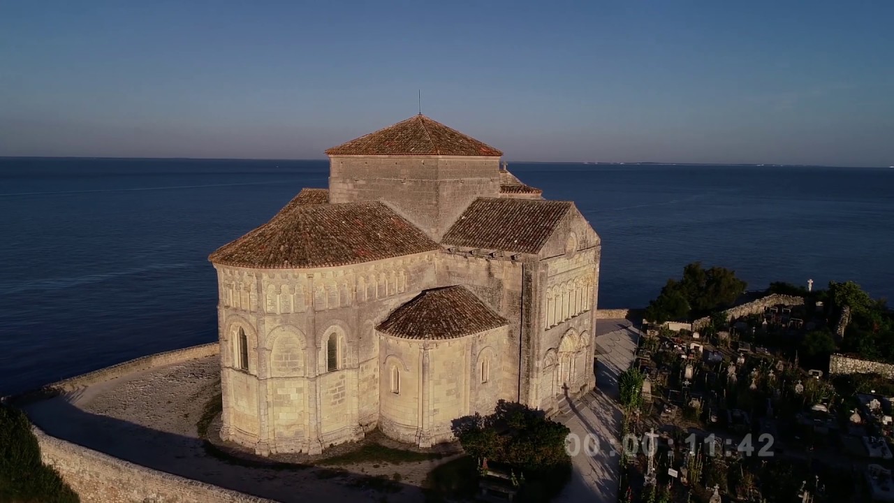 TALMONT -  Eglise romane XIIe si&egrave;cle
