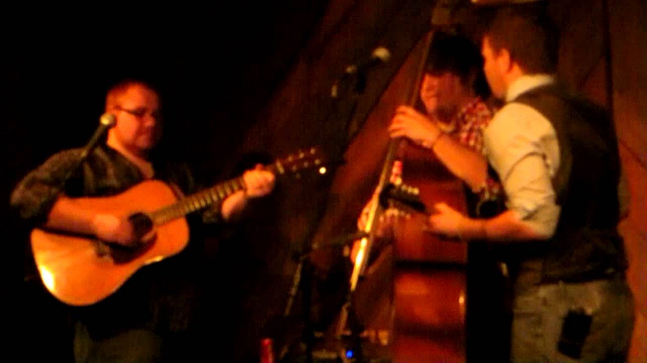 NewFound Road - Ain't No Sunshine - With Incredible Intro by Josh, Jamey & Joe