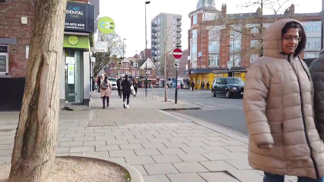 WELCOME TO HOUNSLOW West London ***  diverse district of London WALK #uk  (March 2025)
