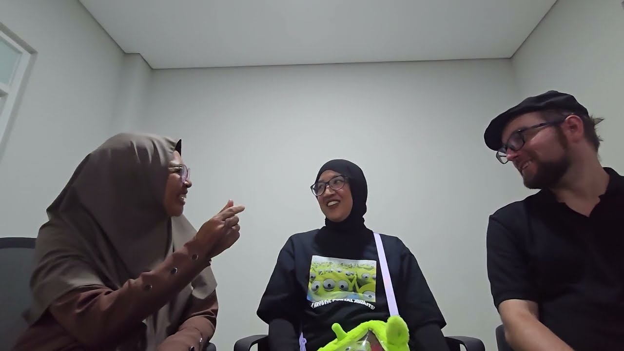 (Just Part 2) Hallucinating or Trying to End It All: Bipolar in Yogyakarta, Indonesia