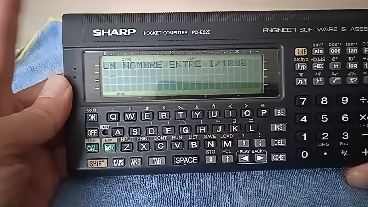 SHARP PC E220 C'est plus ou moins