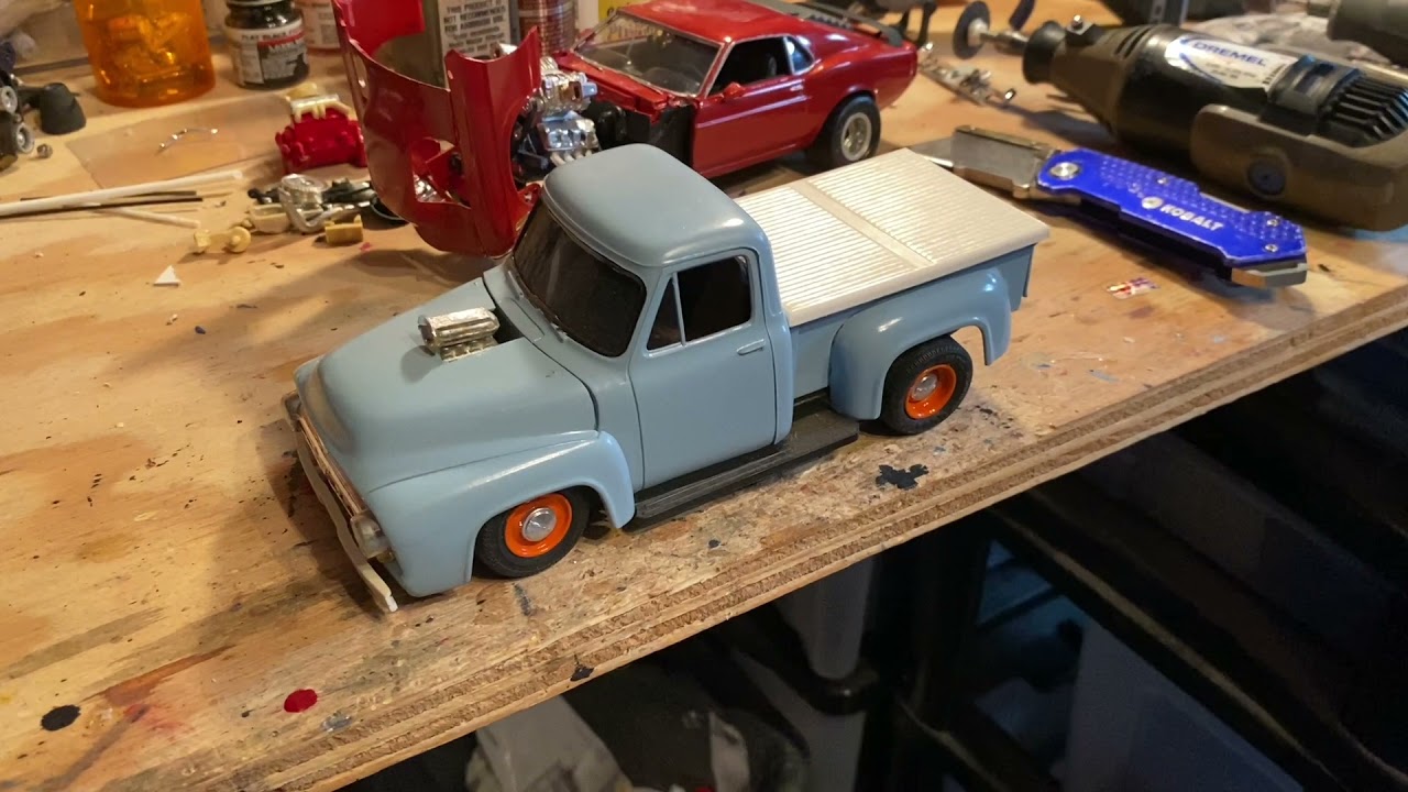 Model car tilt front end
