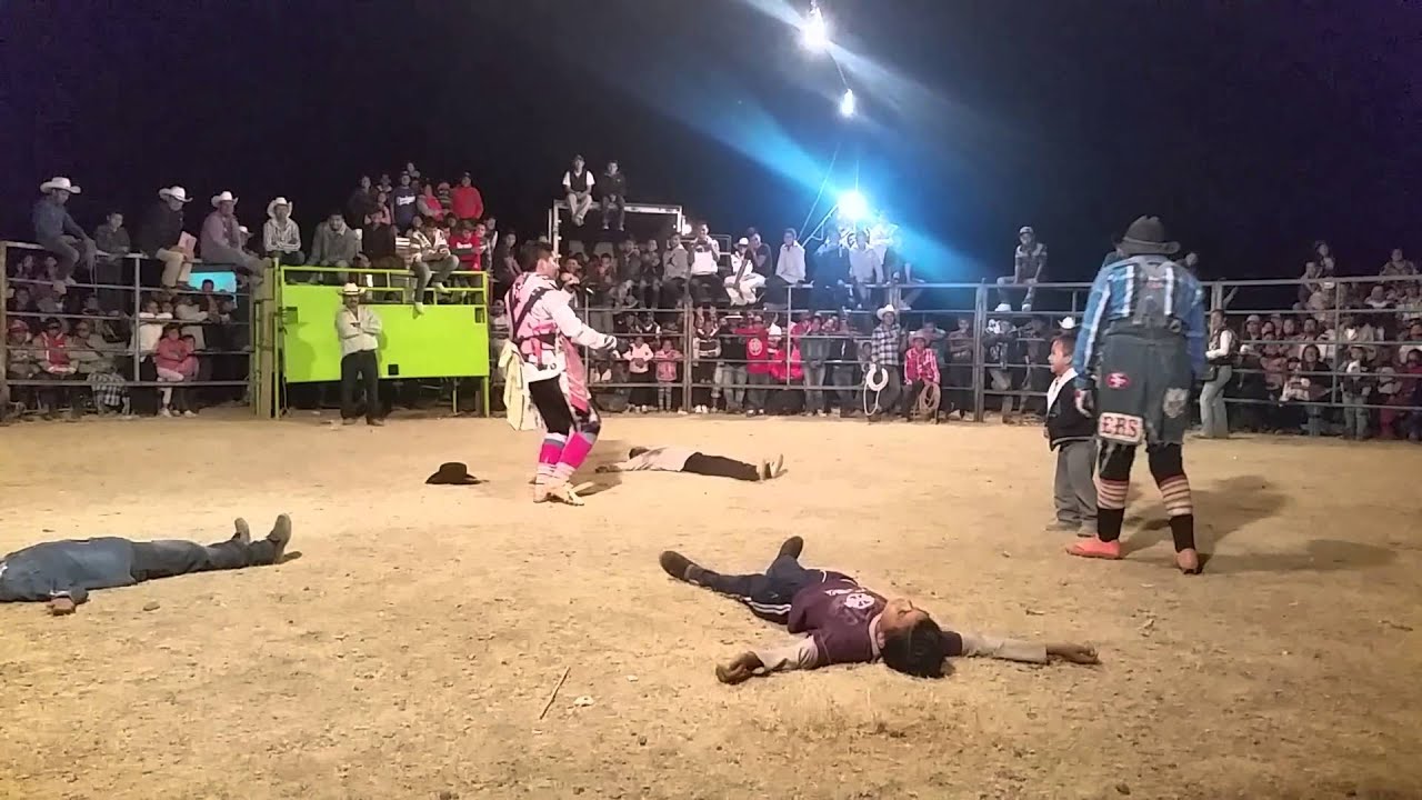 juego de niños en jaripeo San Agustin Ixtahuixtla