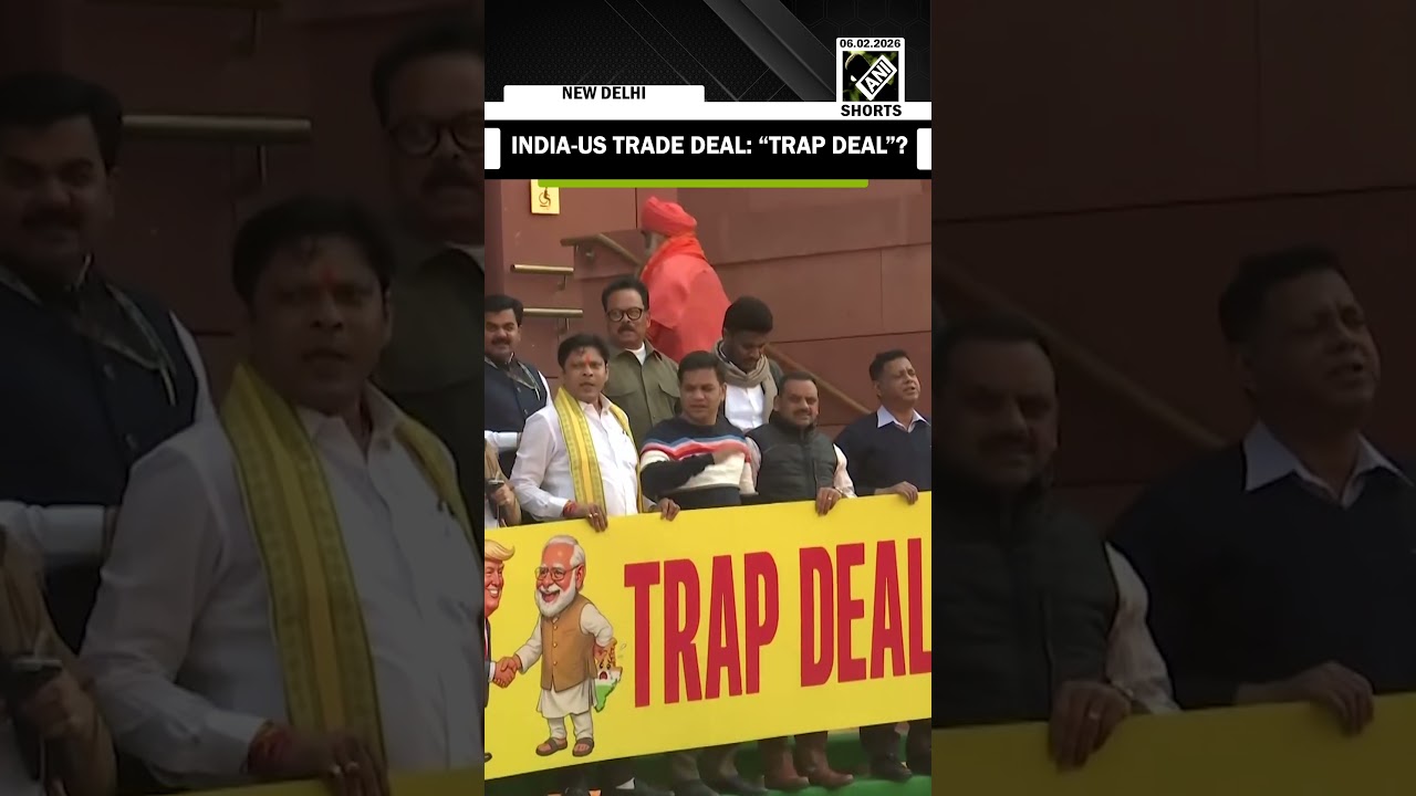Suspended Congress MPs&rsquo; protest holding &lsquo;Trap Deal&rsquo; banner at Makar Dwar over India-US Trade deal