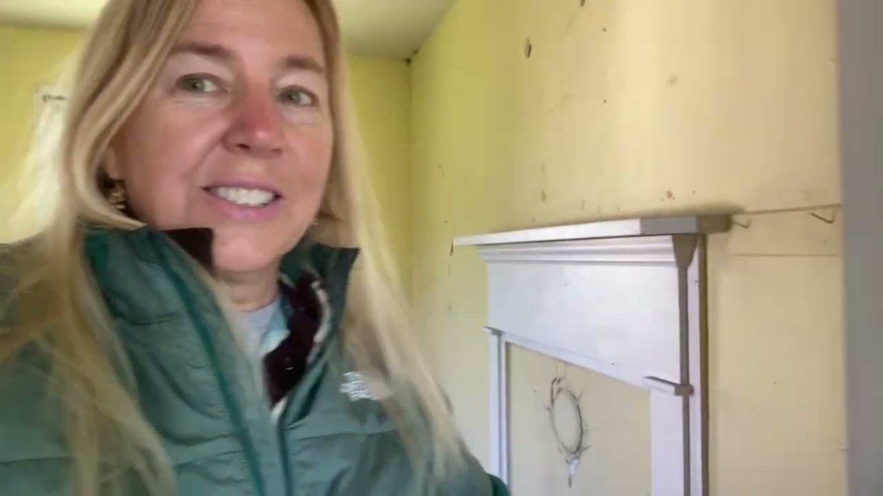 Victorian Farmhouse Tour-Walkthrough 🤗🏠#walkthrough #tour #view #video #old #vintage #history #finds