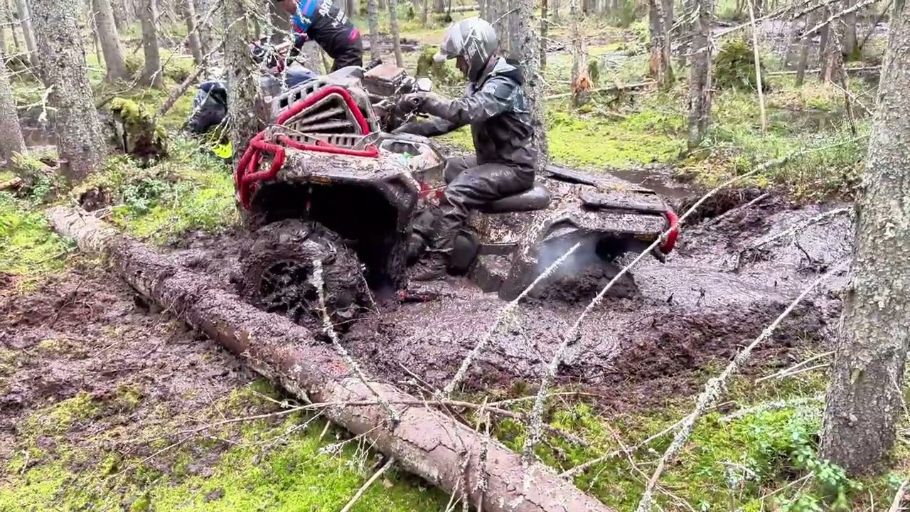 Our muddy machine doesn’t avoid the mud, it lives in it | XWolf1000mud