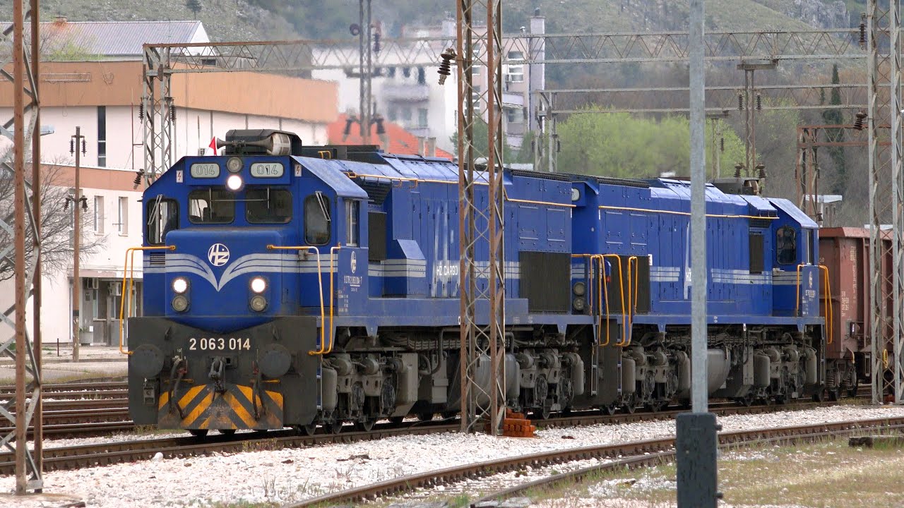 HŽ Cargo's 2063 depart from Knin