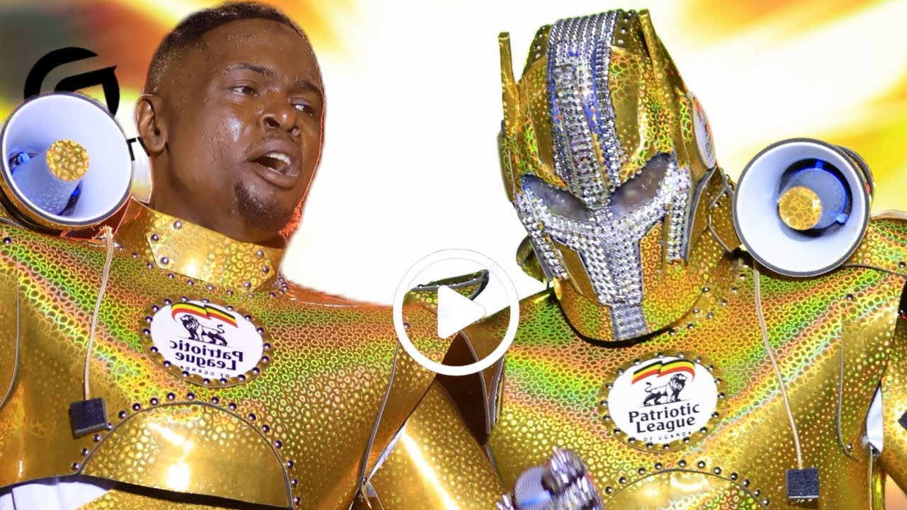 Emotional scenes as Weasel Manizo is welcomed on stage at the memories of goodlife concert