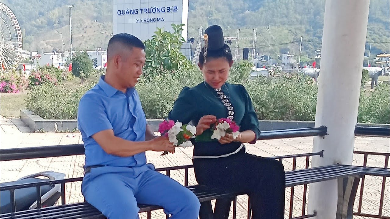 Xuân Quý đi Hẹn hò với Hoa lá ở Quảng Trường Sông Mã