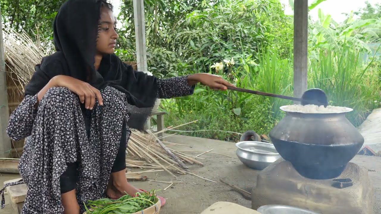 গরম ভাতের সাথে কলমি শাঁক ভাজি | Village life with Shampa