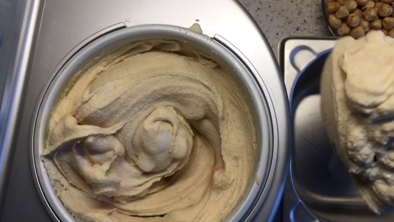 gelato alla nocciola