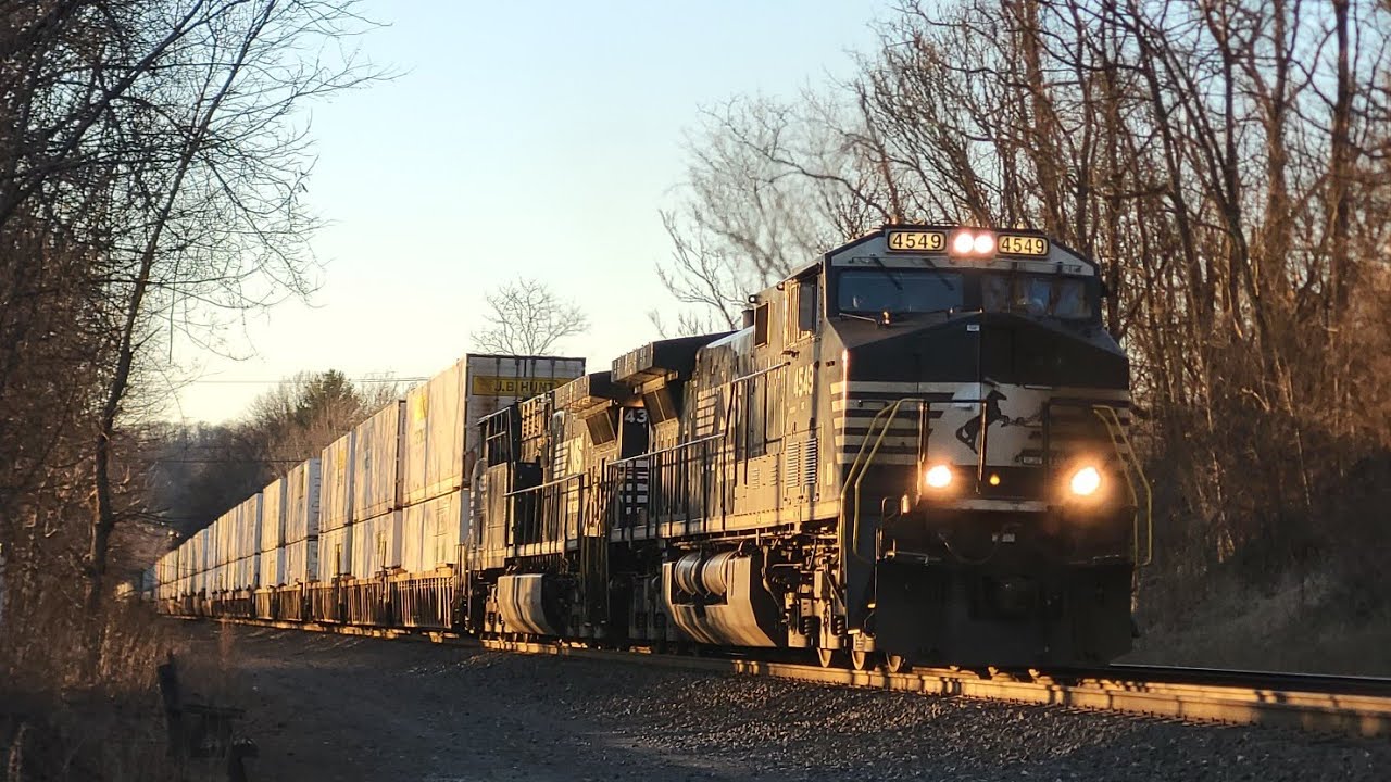 NS 4549 Leads 260-07 Through Grapeville, PA | 3-8-2026