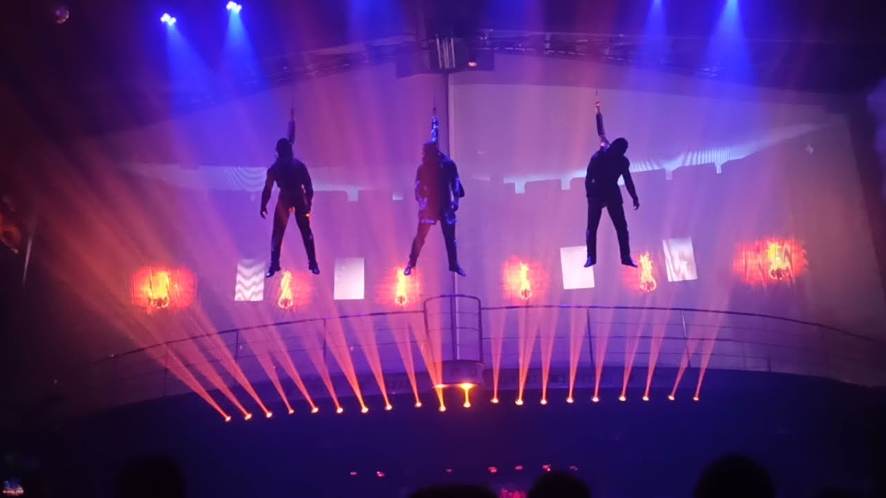 Dominicana 20211110 Coco Bongo Punta Cana, Схватка Джека Воробья и Дейви Джонса (ктулху)
