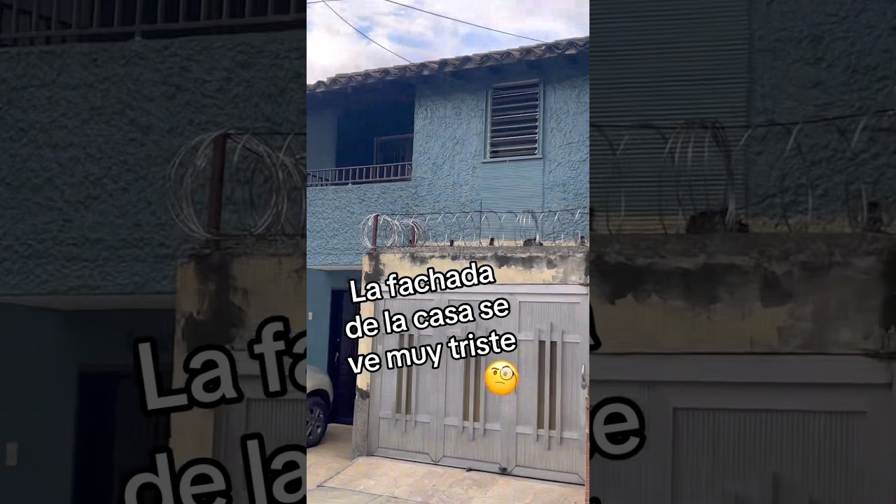La fachada de la casa tiene un color muy opaco #casa