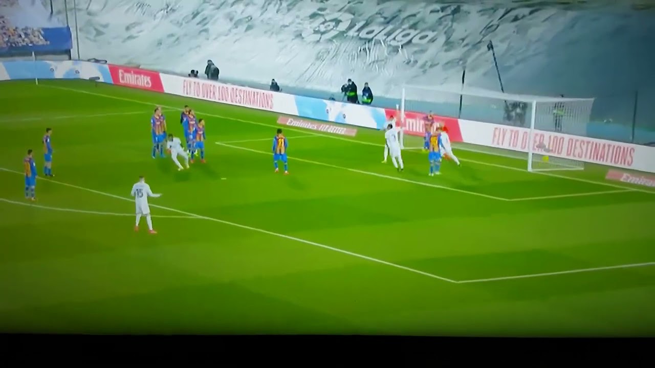 Toni kroos free-kick against Barcelona &radic;1080p.