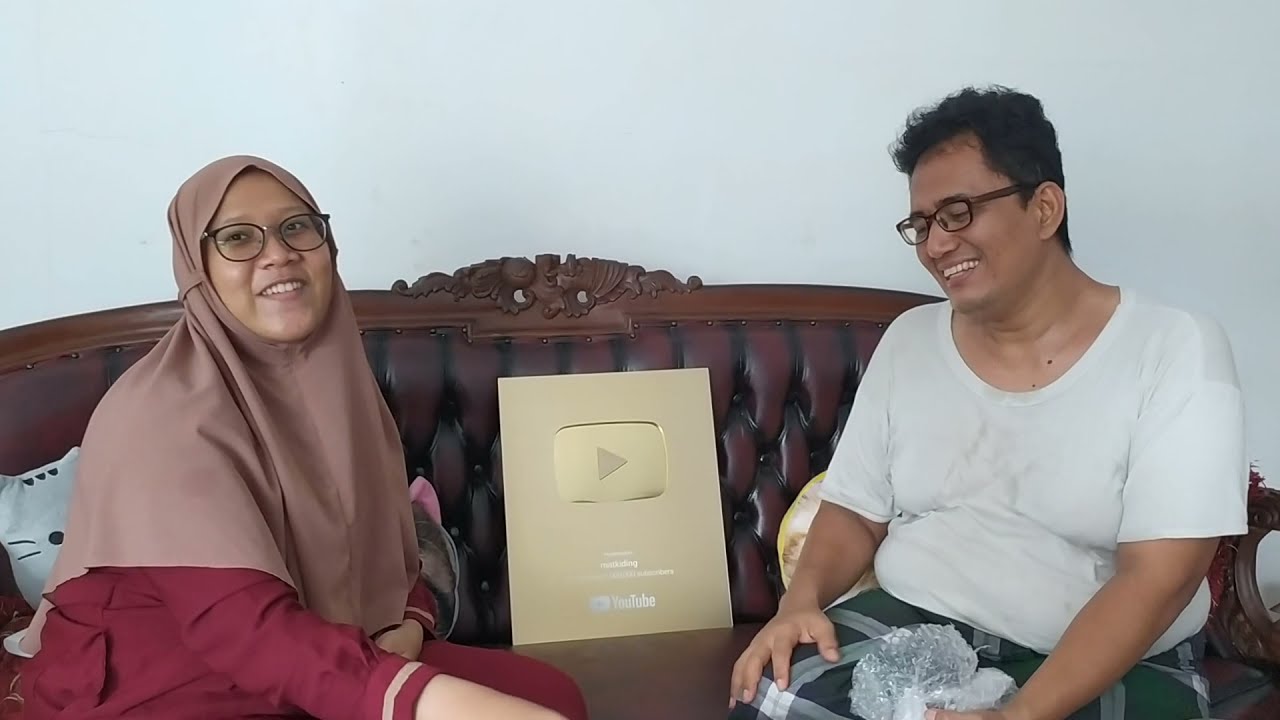 Yay....Akhirnya Matkiding mau claim Gold Play Button nya