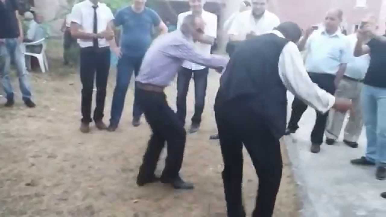 Yaşlı amcalardan Bartın çiftetellisi.