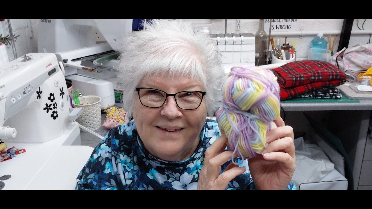 Sew Unique Episode 200 My Very Cosy Crafty Week -  Putting My Crochet Spring Wreath Together