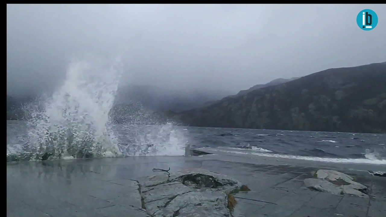 El mar está enfurecido en el Lago de Sanabria